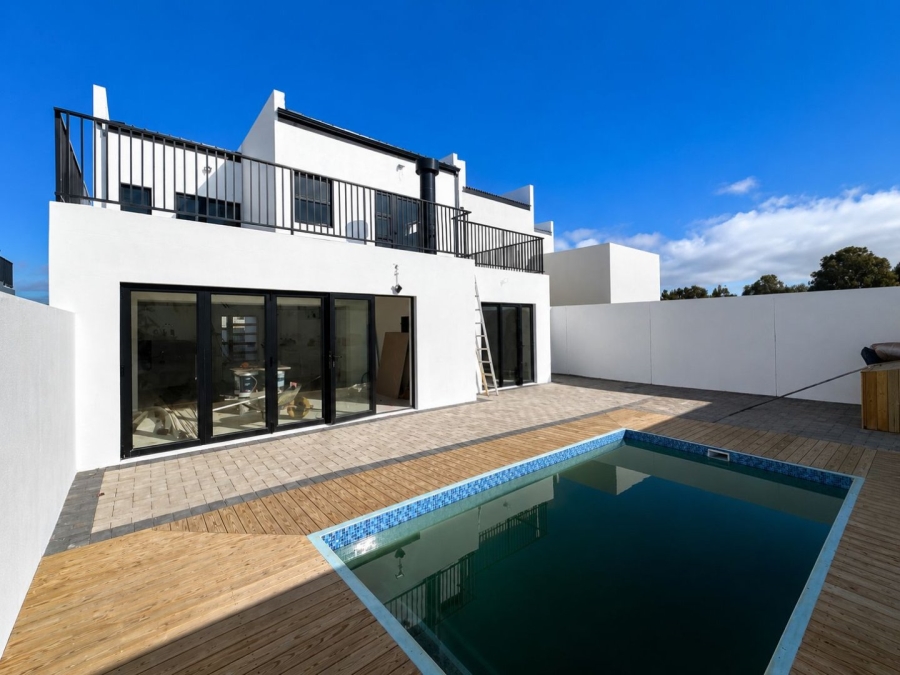 4 Bedroom Property for Sale in Sandown Western Cape